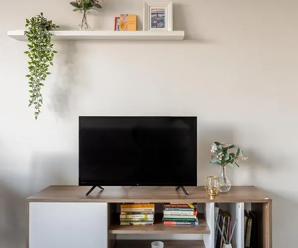 Grizinkalns With Free Parking ريغا